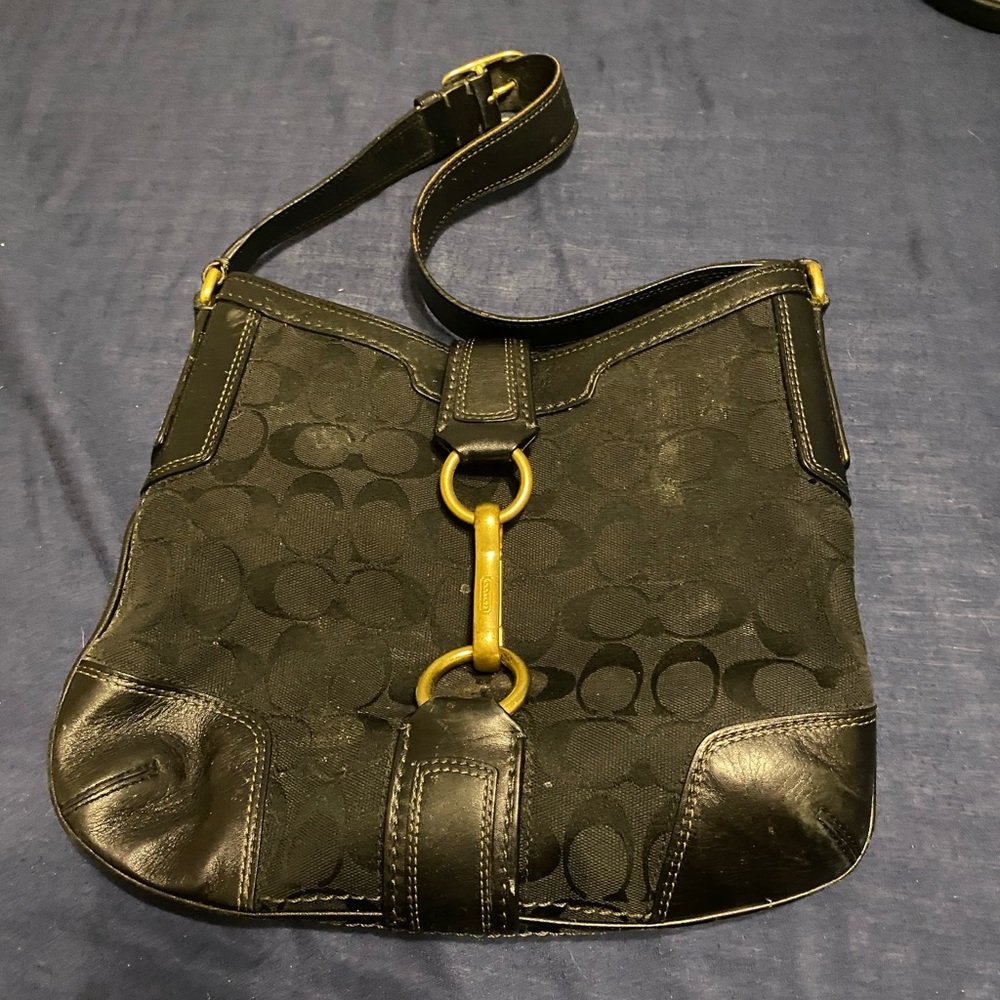 Coach Shoulder Bag With Clip Closure